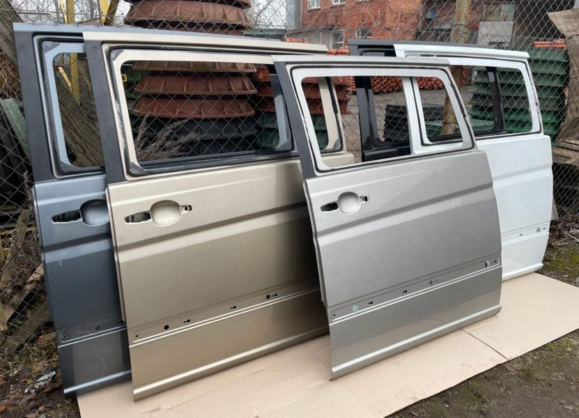 Двери сдвижные левые на Mercedes-Benz VITO-VIANO W 639 00172 фото